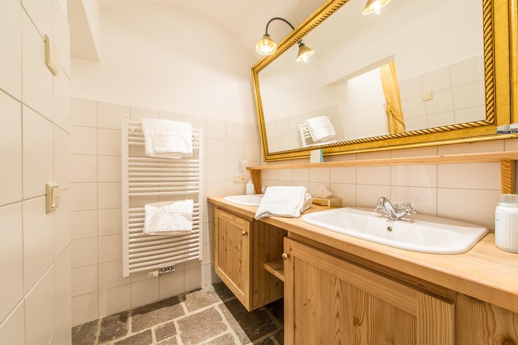 Hotel Adler & Stube 4*