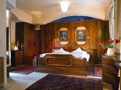 Hotel Adler & Stube 4*