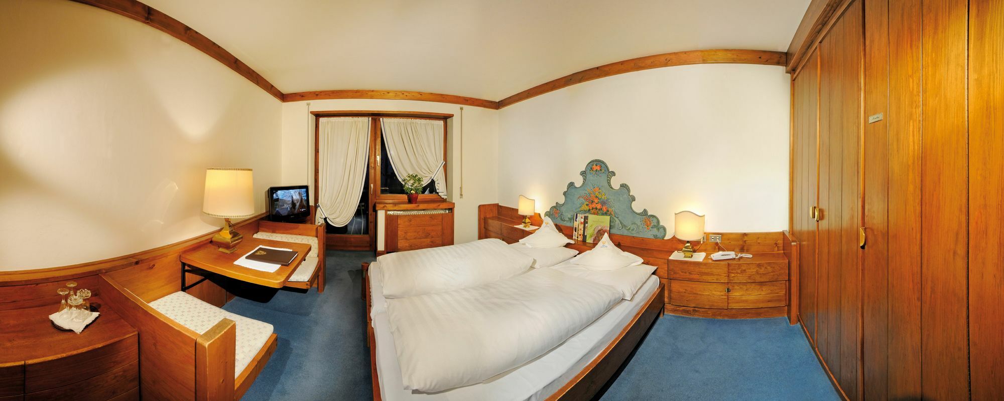 Hotel Adler & Stube 4*